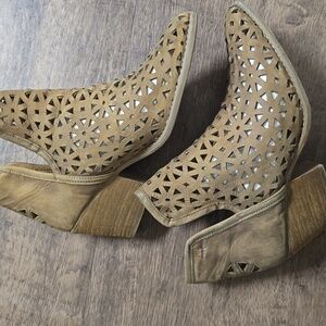 MUSSE & CLOUD wedge Heel Bootie Tan  Leather Sz 10